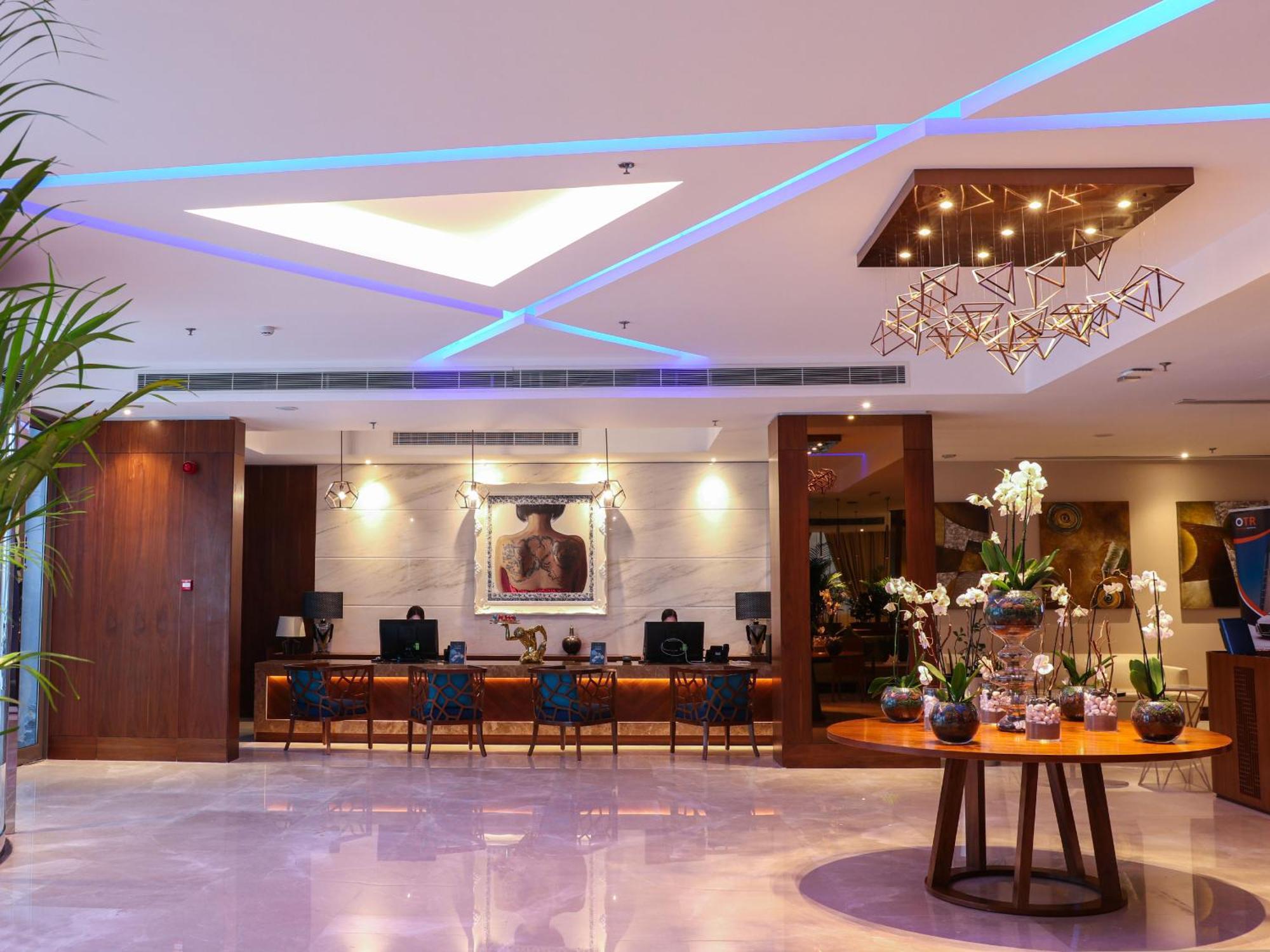 Hotel The Seven 4*